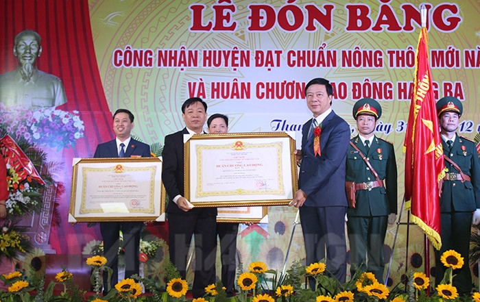 Thanh Mien: Receiving Certificate of New Countryside District 